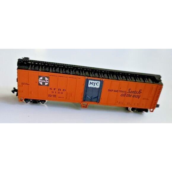 Atlas Santa Fe 50' Mech. Reefer MTC Car N Scale Santa Fe All The Way U105-38 - Picture 9 of 11
